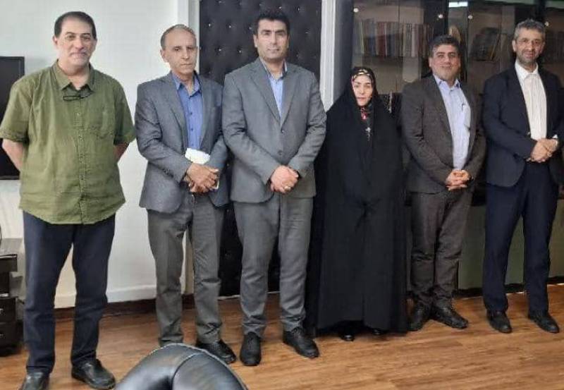 دیدار مدیرعامل خانه مطبوعات کشور (دکتر صدیقه قدم) و دکتر افشار پرویزی بابادی (رئیس هیئت مدیره خانه مطبوعات کشور) با سید محمدمهدی طباطبایی معاون ارتباطات و اطلاع‌رسانی دفتر رئیس جمهور
