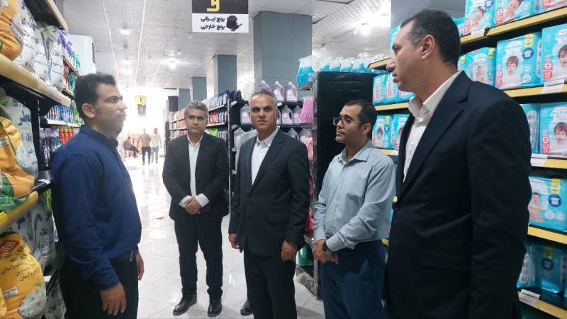 فرماندار کنگان در خط مقدم نظارت بر بازار؛ تلاش جهادی برای تامین کالا و خدمات