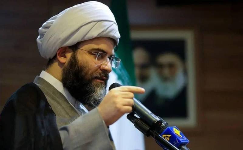 اعتراض رئیس سازمان تبلیغات به قرآن خواندن ظریف