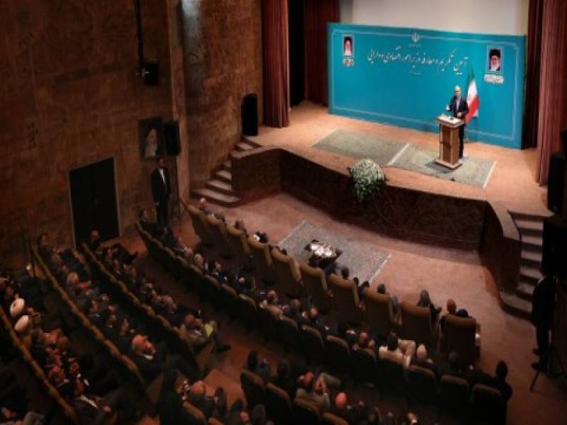 دکتر پزشکیان در آیین تکریم و معارفه وزرای سابق و فعلی اقتصاد مطرح کرد