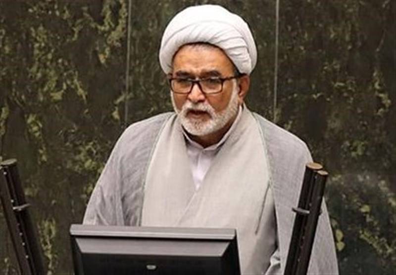 راه رسیدن به افق ترسیم‌شده رهبر انقلاب، مدیریت مصرف و تقویت درون‌زایی اقتصادی است